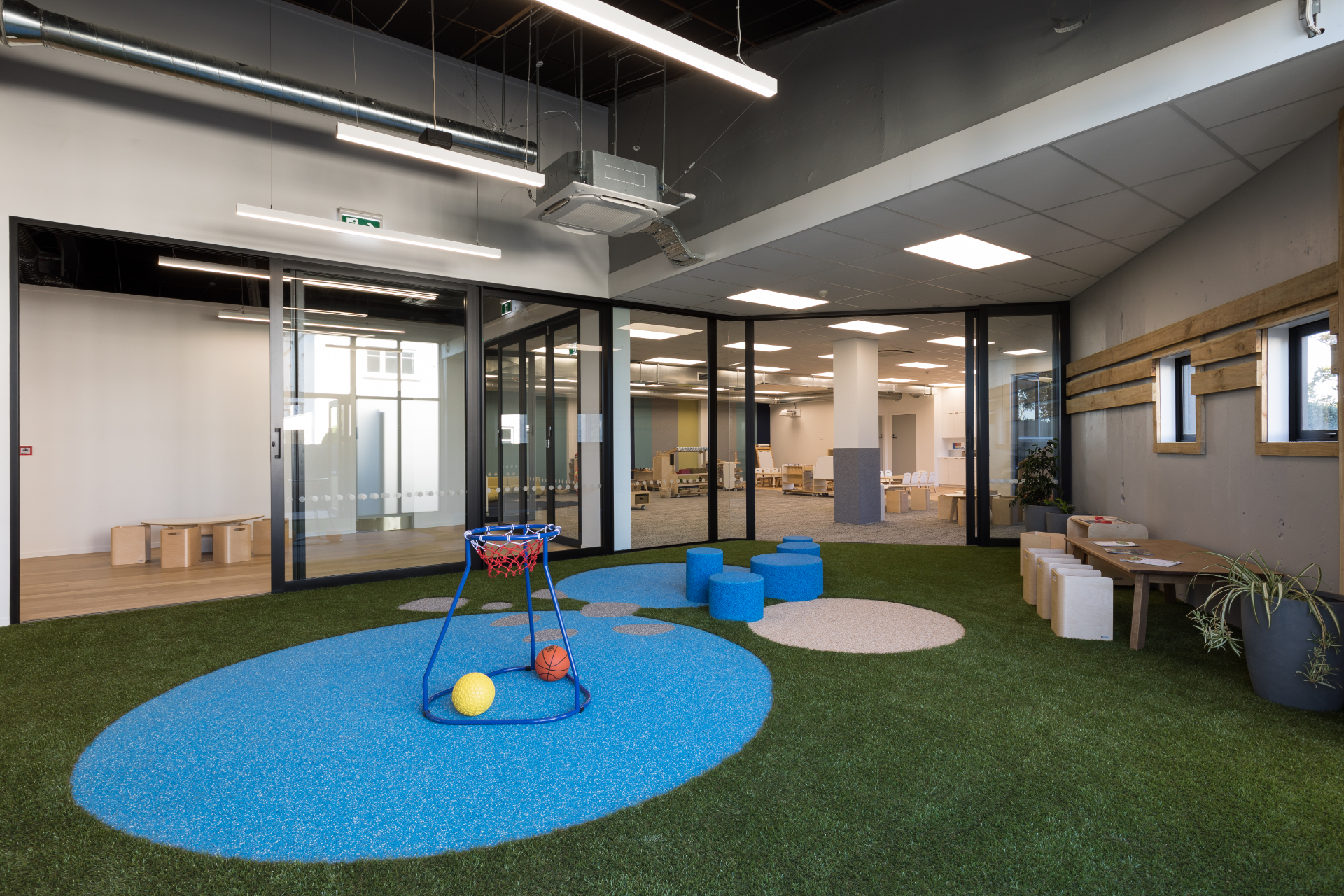 新西兰小学留学 vs 新加坡小学留学:低龄留学如何选择?